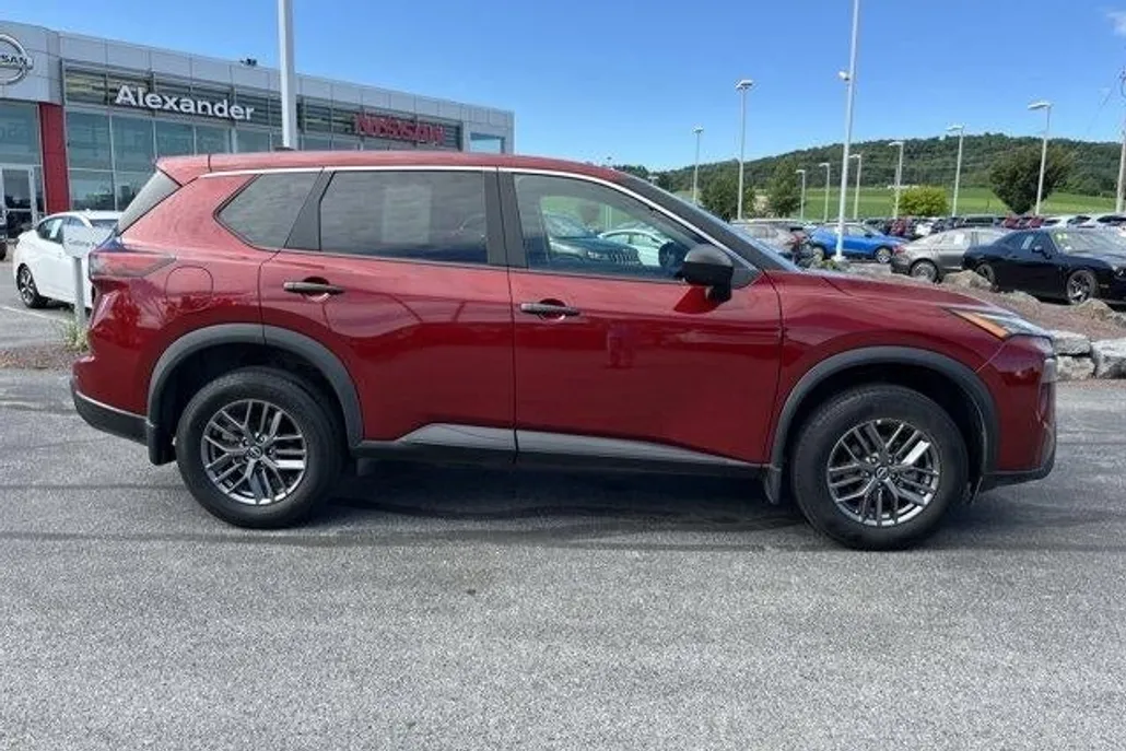 2024 Nissan Rogue AWD S photo 1
