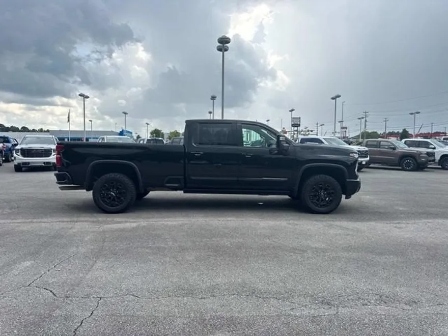 2024 Chevrolet Silverado 3500HD High Country photo 1
