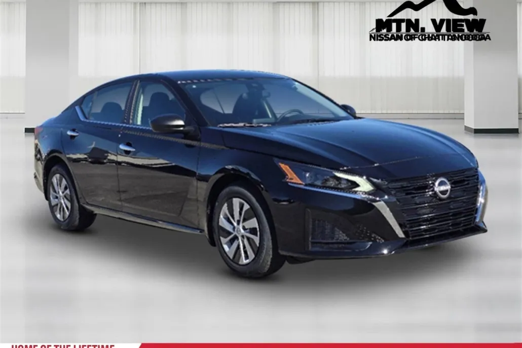 2025 Nissan Altima S photo 1