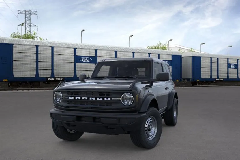 2025 Ford Bronco Base photo 1