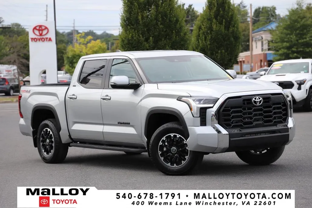 2024 Toyota Tundra SR5 CrewMax photo 1