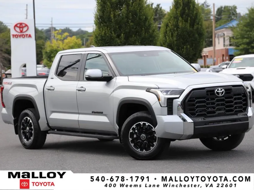 2024 Toyota Tundra SR5 CrewMax photo 1
