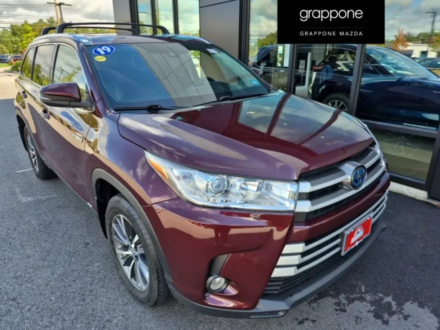 2019 Toyota Highlander Hybrid XLE photo 1