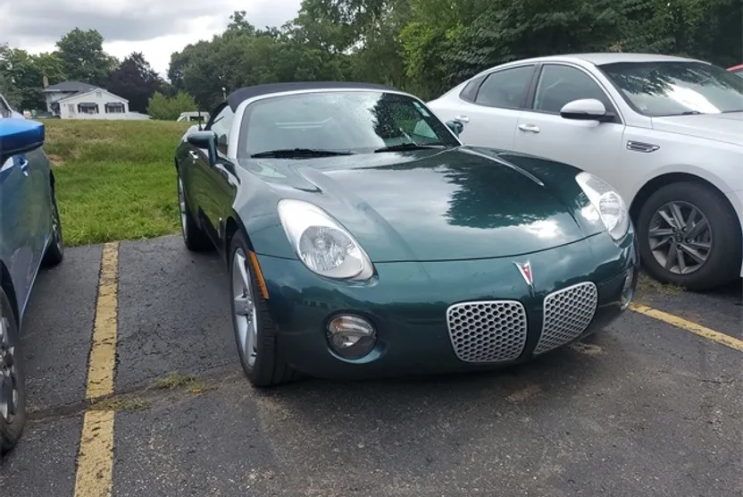 2006 Pontiac Solstice Base photo 1