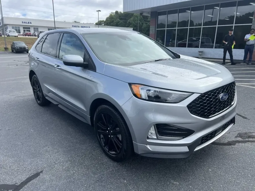 2024 Ford Edge ST photo 1