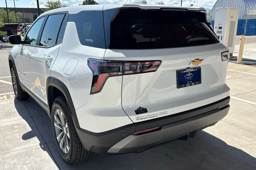 2026 Chevrolet Equinox LT photo 1