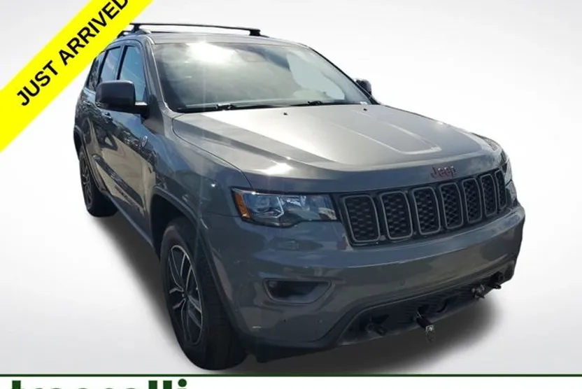2021 Jeep Grand Cherokee Trailhawk photo 1