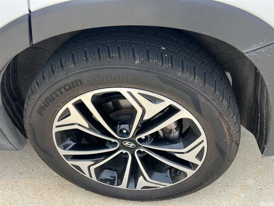 2019 Hyundai Santa Fe Limited photo 1