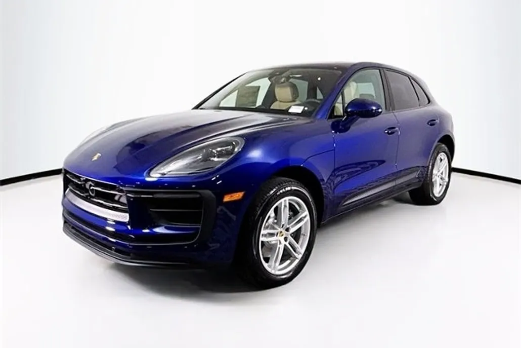 2025 Porsche Macan T photo 1