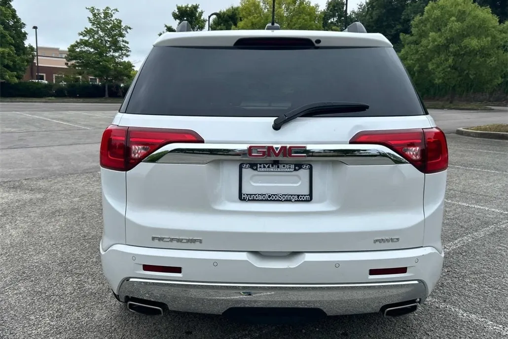 2019 Gmc Acadia Denali photo 1