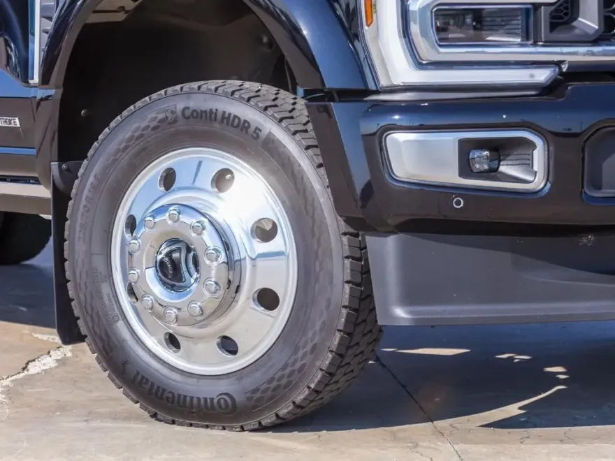 2025 Ford F-450 photo 1