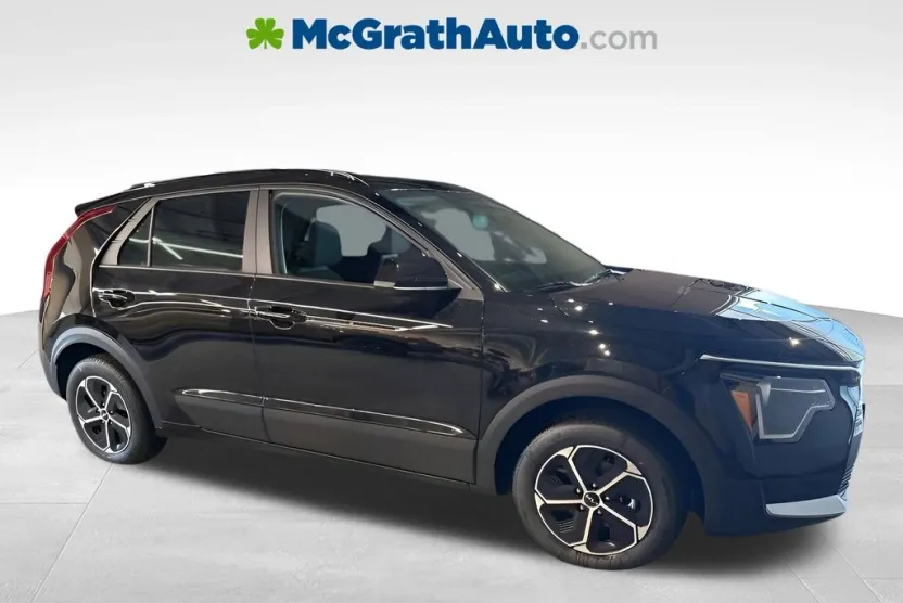 2025 Kia Niro LX photo 1