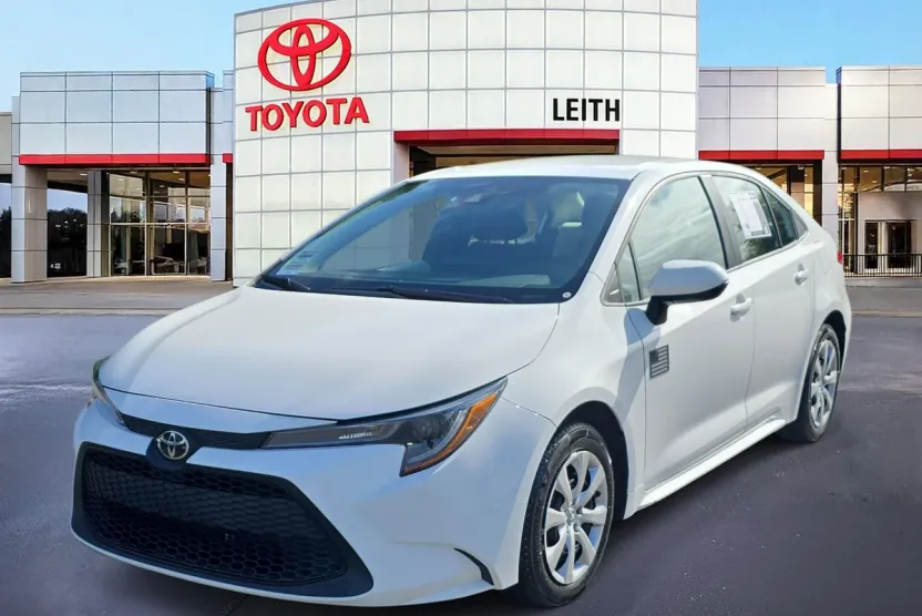 2022 Toyota Corolla LE photo 1
