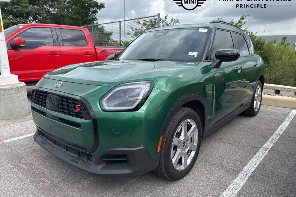 2025 Mini Cooper S ALL4 photo 1