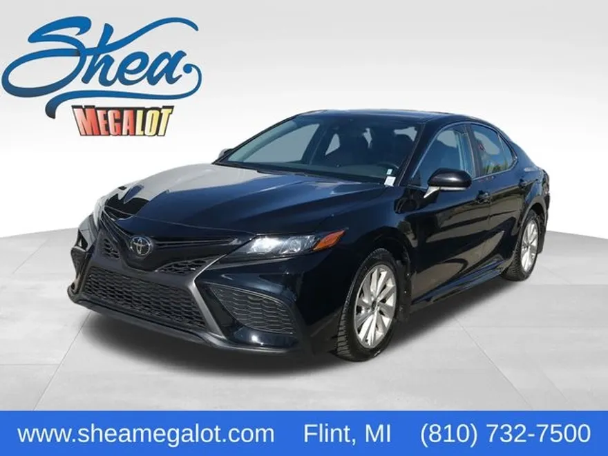 2022 Toyota Camry SE photo 1
