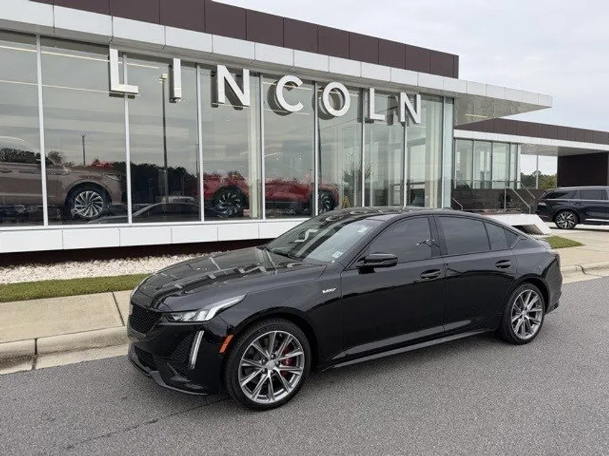 2024 Cadillac CT5 V photo 1