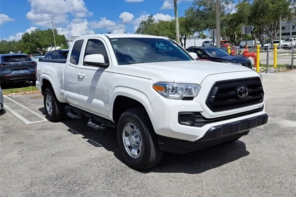 2023 Toyota Tacoma SR photo 1
