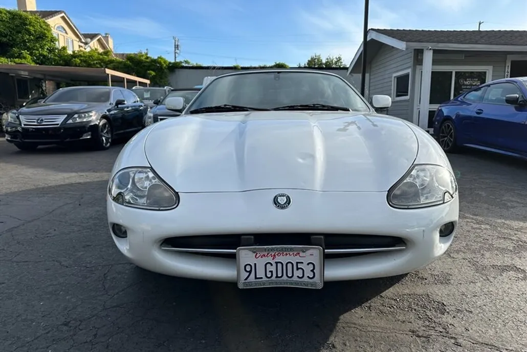2000 Jaguar XK 8 photo 1