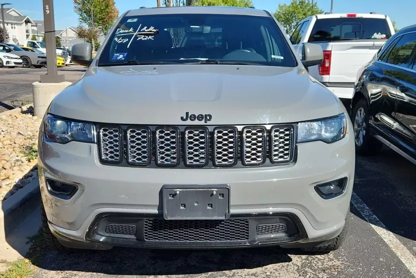 2020 Jeep Grand Cherokee Altitude photo 1