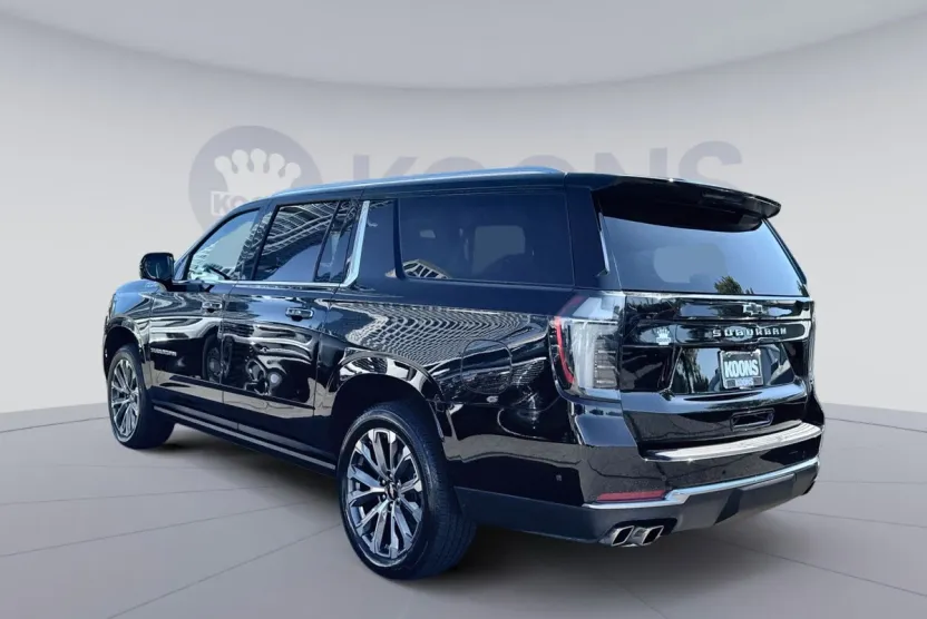 2025 Chevrolet Suburban High Country photo 1