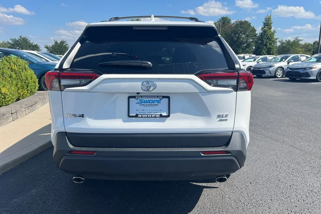 2025 Toyota RAV4 XLE photo 1