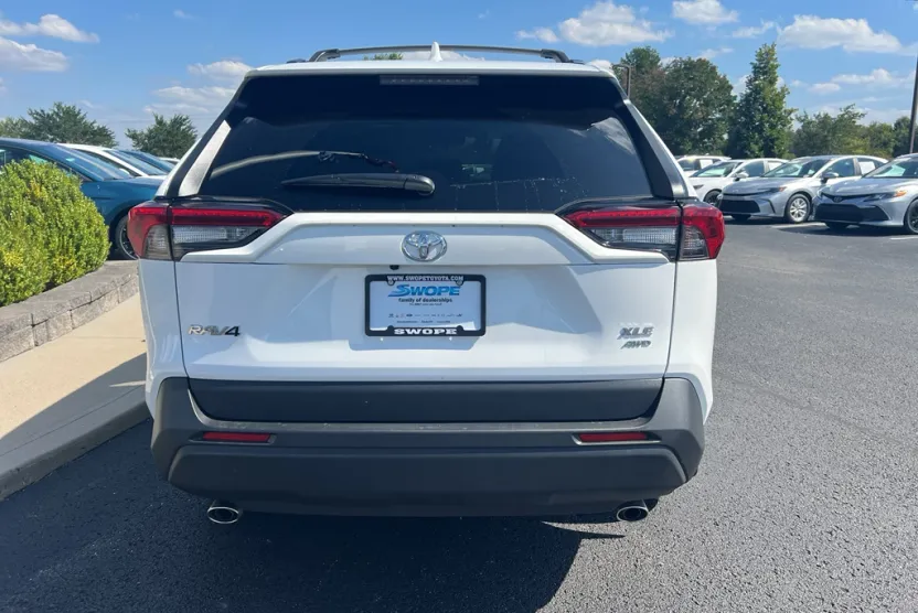2025 Toyota RAV4 XLE photo 1
