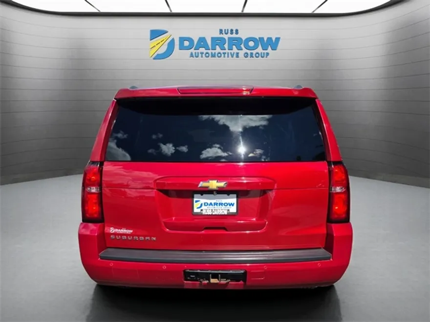 2015 Chevrolet Suburban LT photo 1
