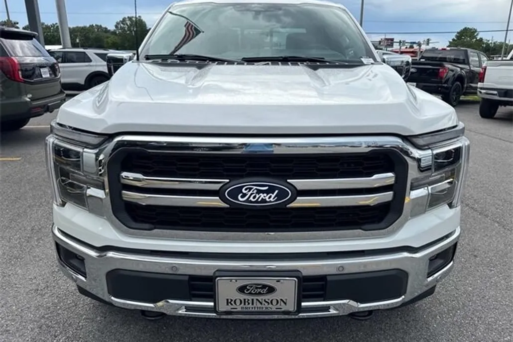 2025 Ford F-150 Lariat photo 1
