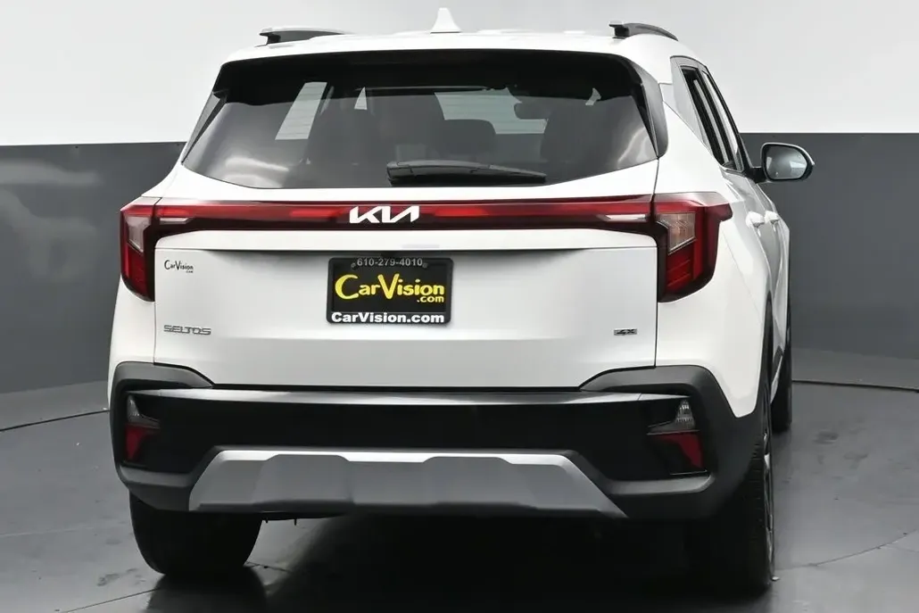 2024 Kia Seltos SX photo 1