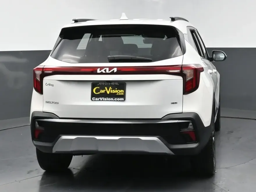 2024 Kia Seltos SX photo 1