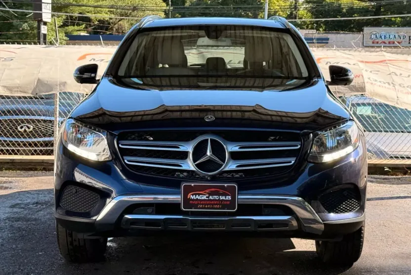 2019 Mercedes Benz GLC 300 4MATIC photo 1
