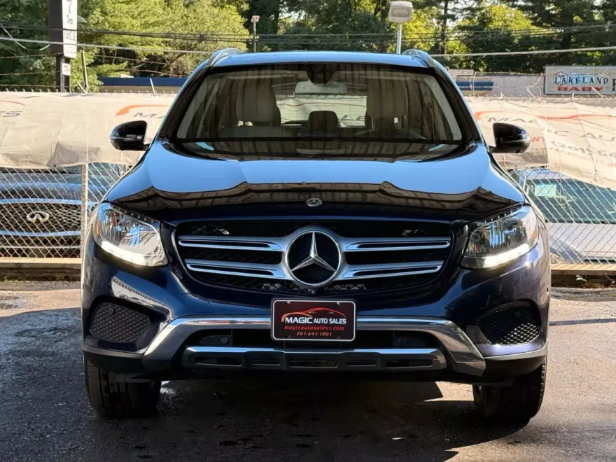 2019 Mercedes Benz GLC 300 4MATIC photo 1