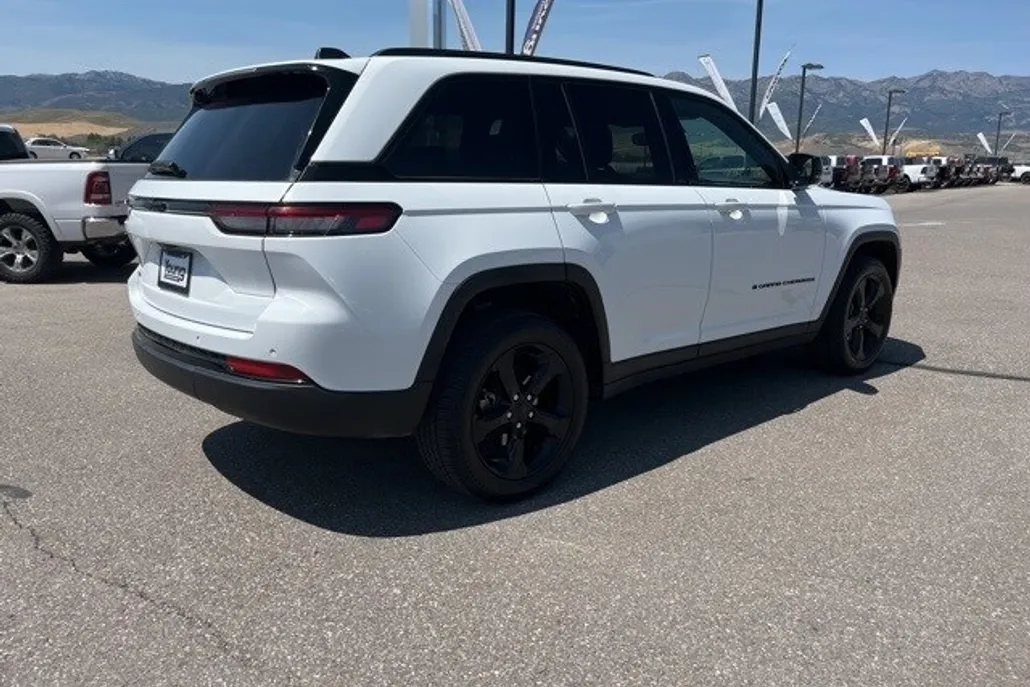 2023 Jeep Grand Cherokee Altitude X photo 1