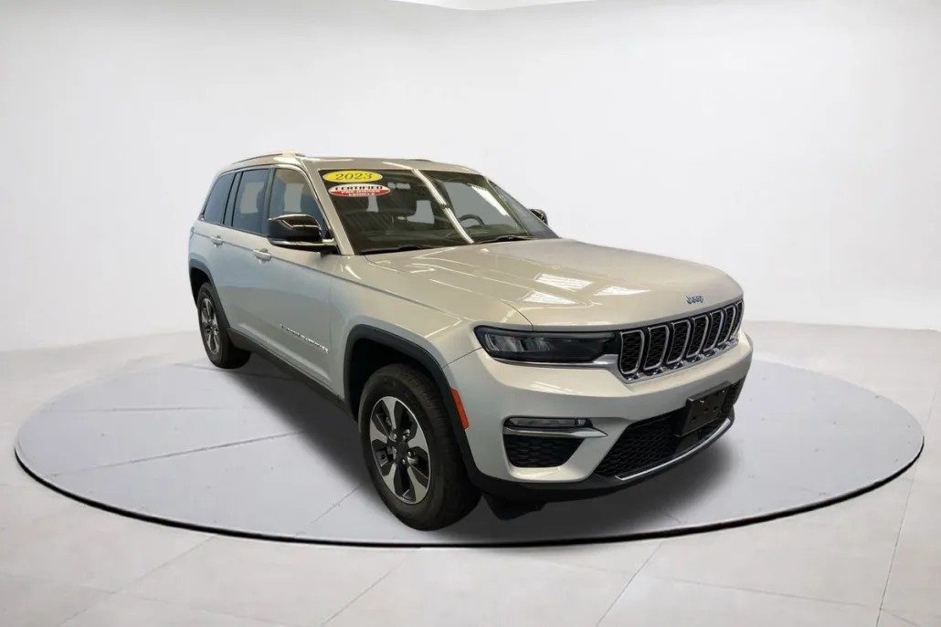 2023 Jeep Cherokee 4xe photo 1