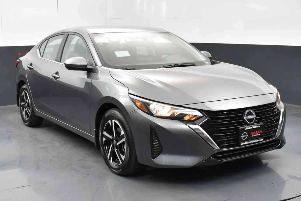 2025 Nissan Sentra SV photo 1