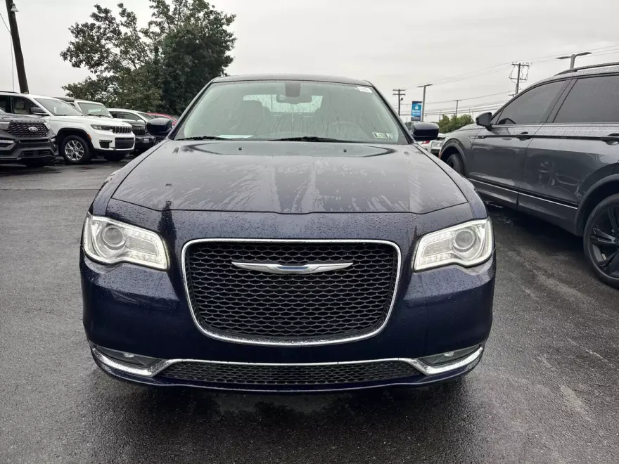 2015 Chrysler 300 Limited photo 1