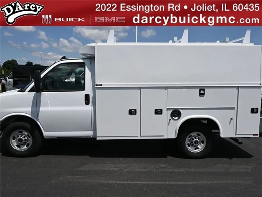 2024 Gmc Savana Cutaway 3500 photo 1