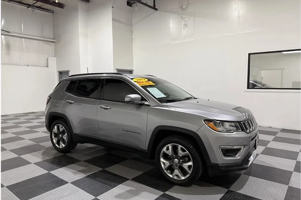 2019 Jeep Compass Limited photo 1