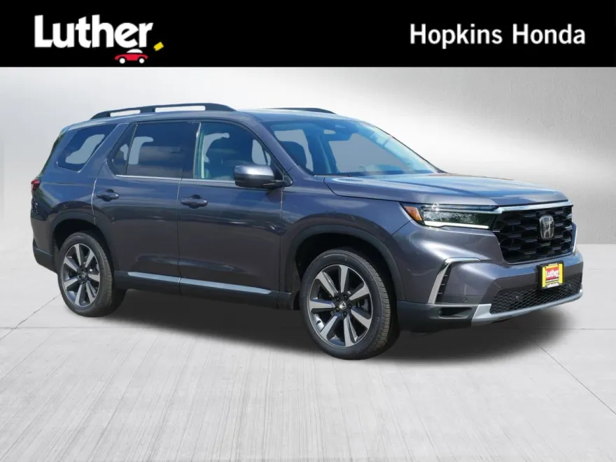 2025 Honda Pilot Touring photo 1