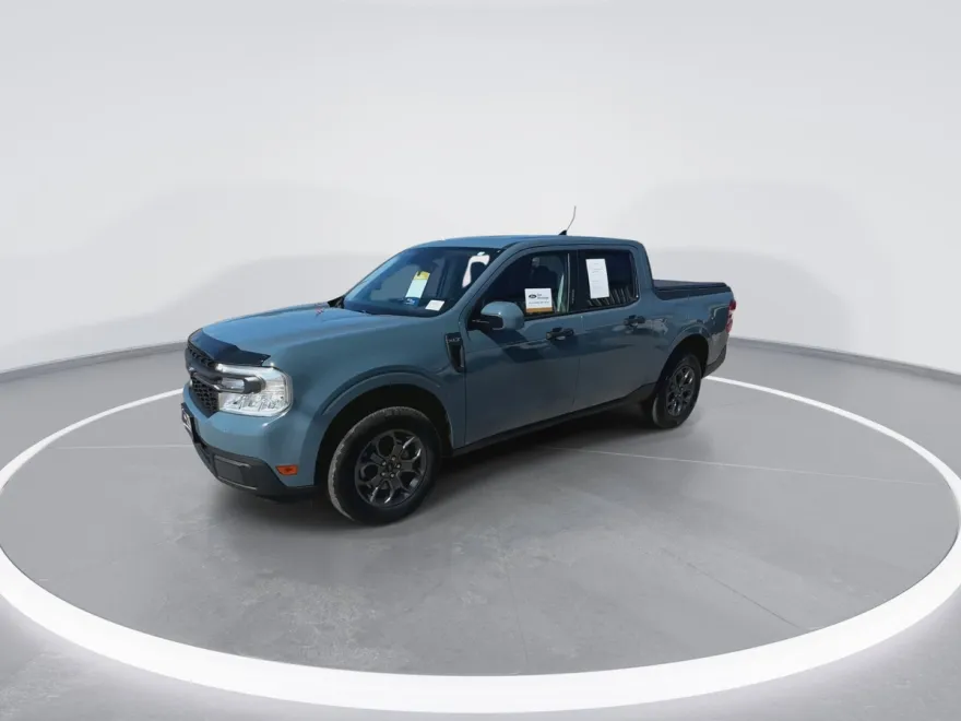 2022 Ford Maverick XLT photo 1