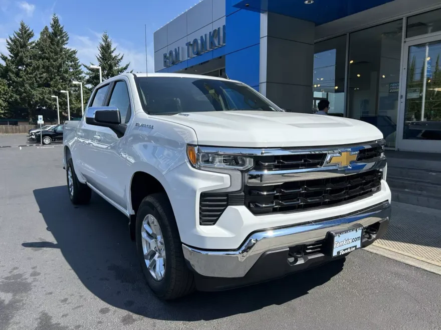 2025 Chevrolet Silverado 1500 LT photo 1