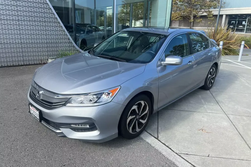 2016 Honda Accord EX-L photo 1