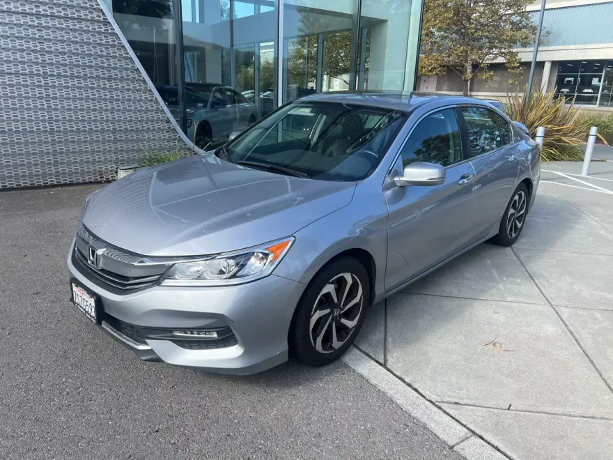 2016 Honda Accord EX-L photo 1