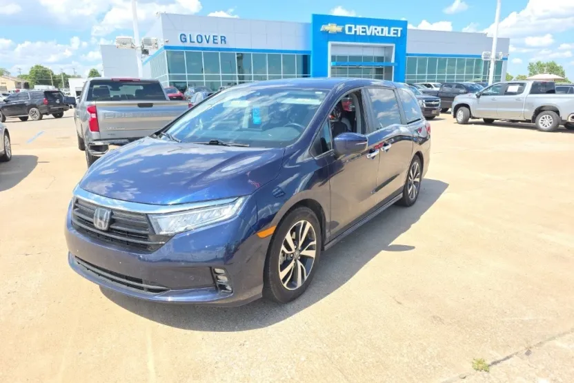 2023 Honda Odyssey Touring photo 1
