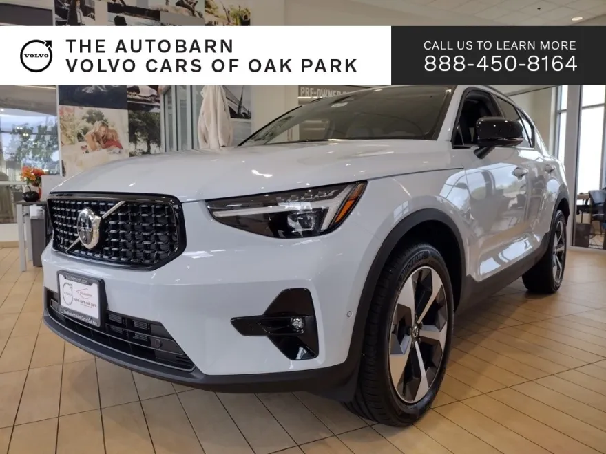 2026 Volvo XC40 Plus photo 1