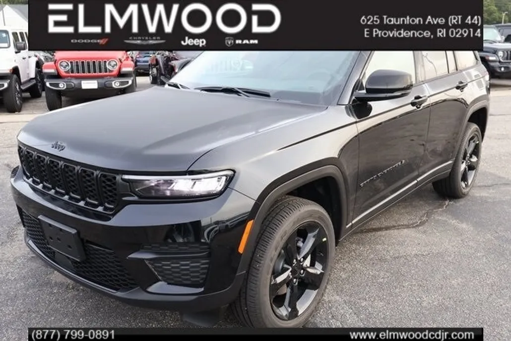 2025 Jeep Grand Cherokee Laredo Altitude photo 1