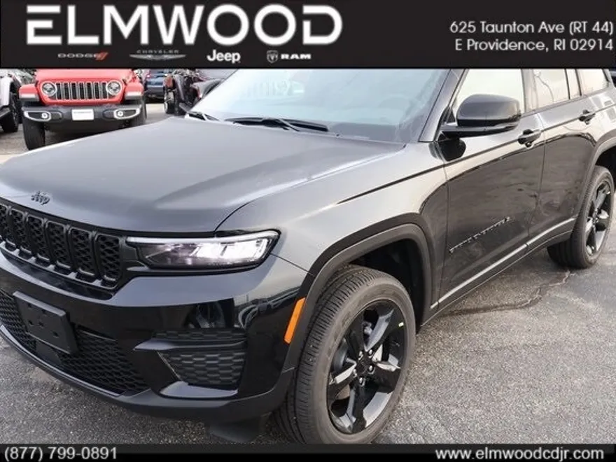 2025 Jeep Grand Cherokee Laredo Altitude photo 1