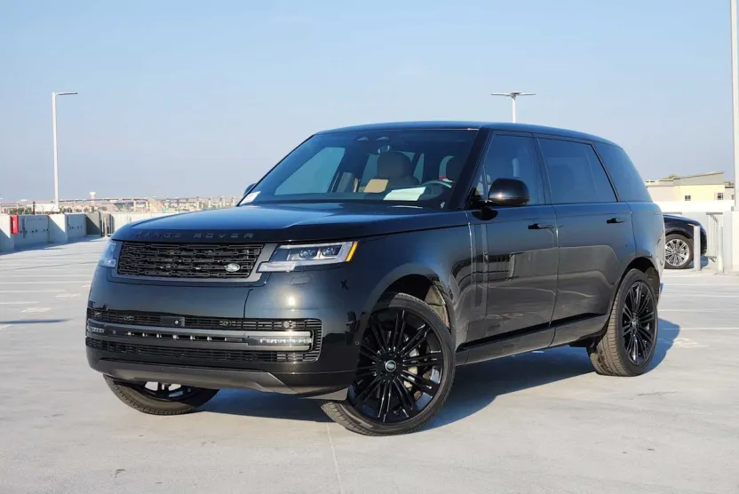 2024 Land Rover Range Rover SE photo 1
