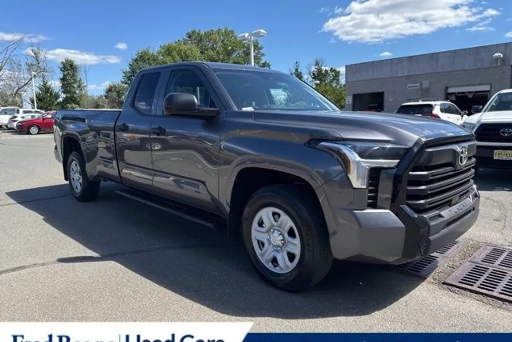 2023 Toyota Tundra SR photo 1
