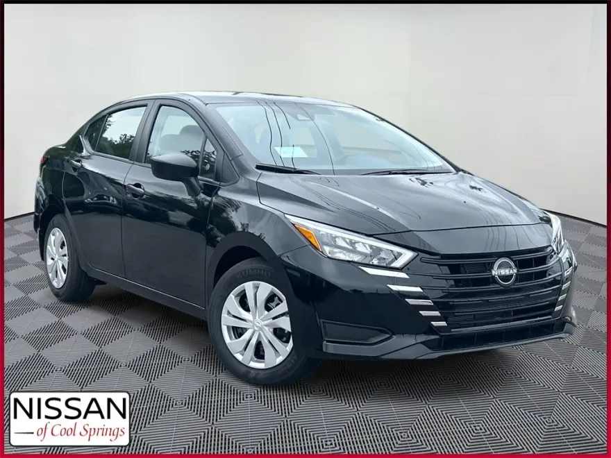 2025 Nissan Versa 1.6 S photo 1